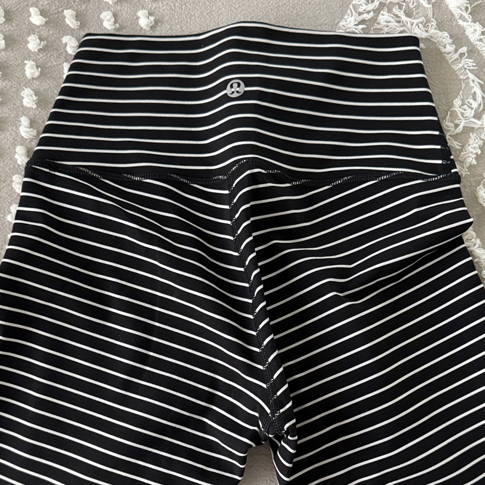 Lululemon Black and White Striped leggings 25 inch